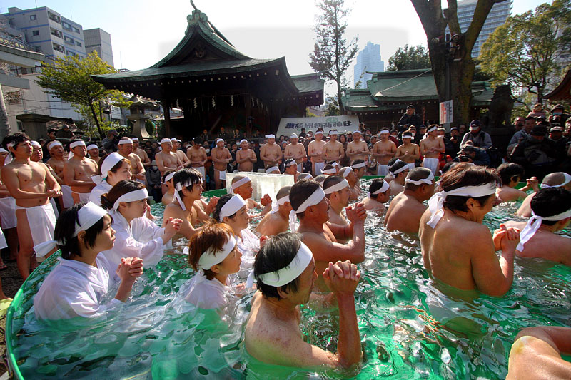 寒中水浴【六】 〜白衣で頑張る女性陣〜 11:48