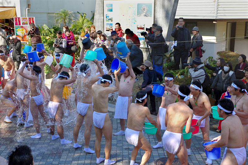 参道冠水 【参】 ~頭から清水を被る~ 11:29