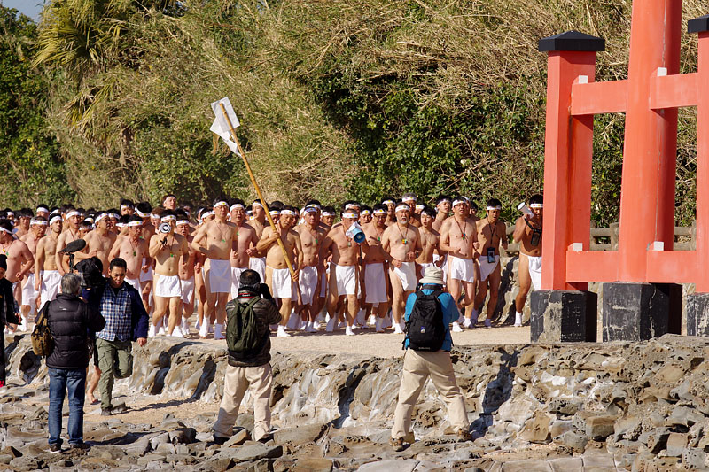 褌ランニング 【弐】 〜青島神社前浜の禊場をめざす〜 10:43