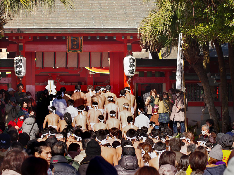 青島神社(鴨就宮) にて参拝 11:07