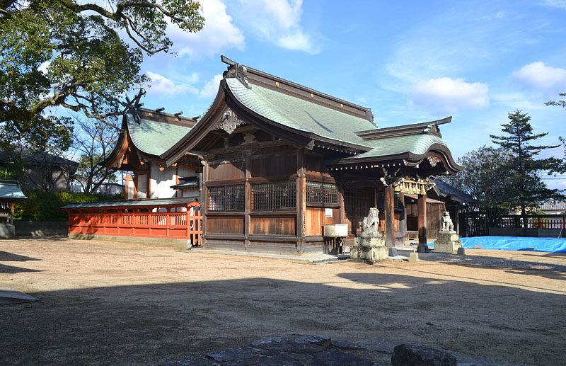 諏訪神社全景