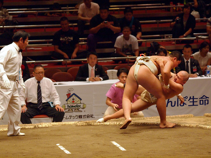 6年生の熱戦!〜見事な下手投げ 3/3〜