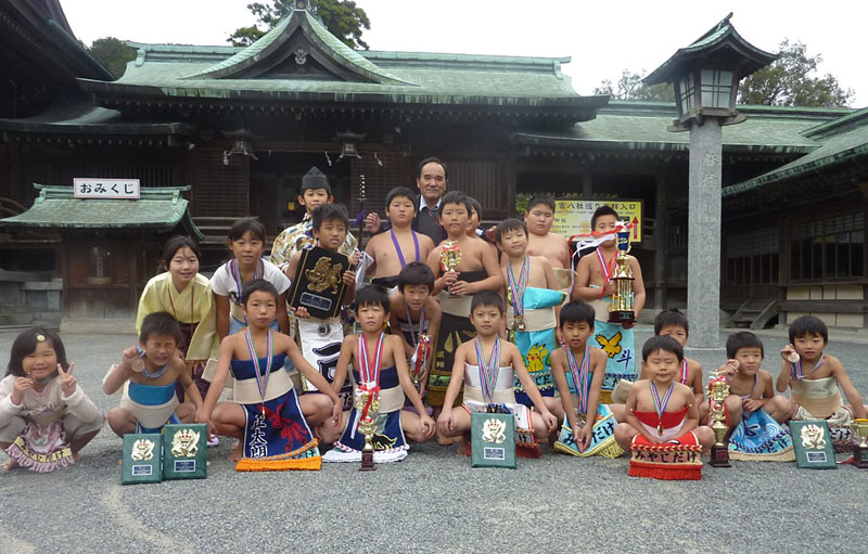 宮地嶽相撲クラブの記念写真 / 宮地嶽神社