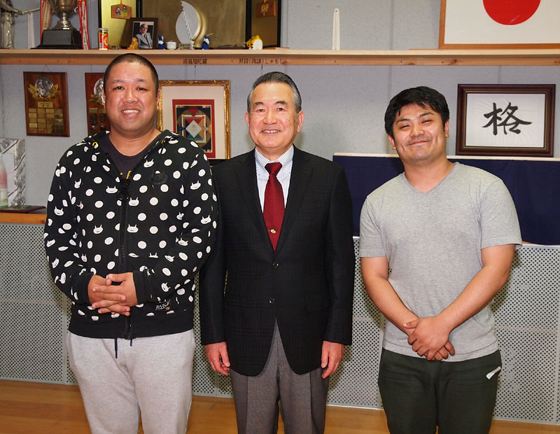正解ビデオ収録後の記念撮影