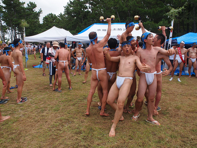 祭り広場 【壱】 〜祭り広場で青鈴を打ち鳴らす西区水陣〜 11:54