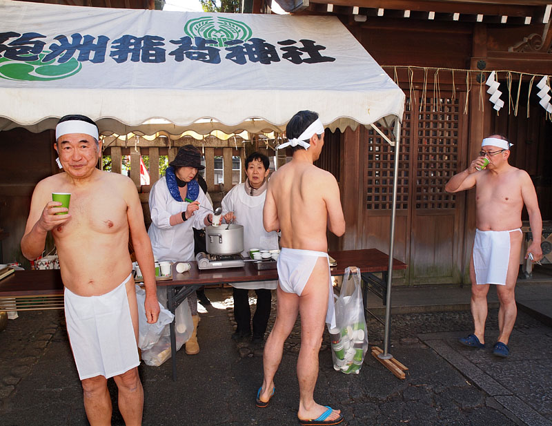 甘酒を飲んで身体を温める 10:36