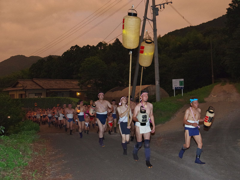 山道にさしかかった北流 19:33