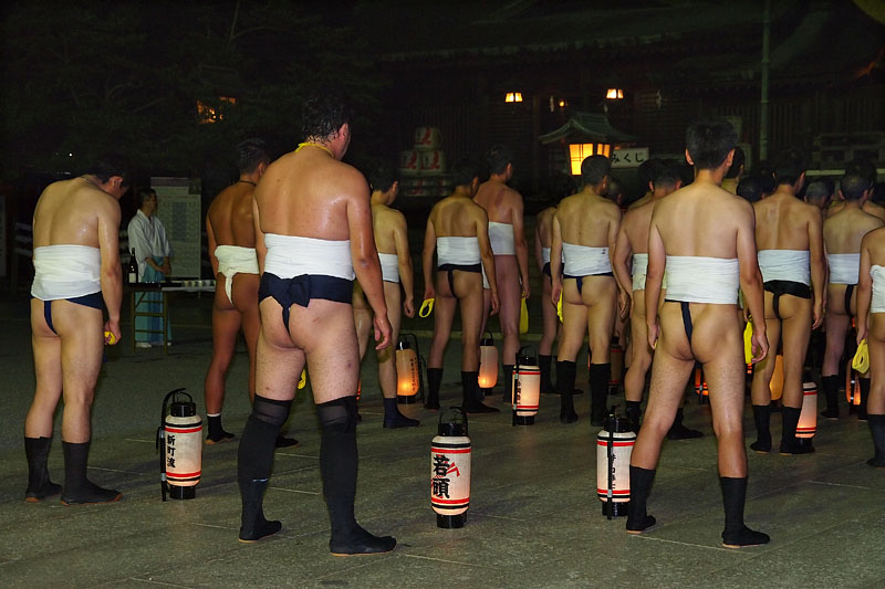 汗だくの参拝 20:22