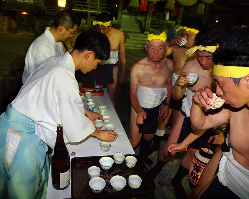 御神酒を頂く 20:24