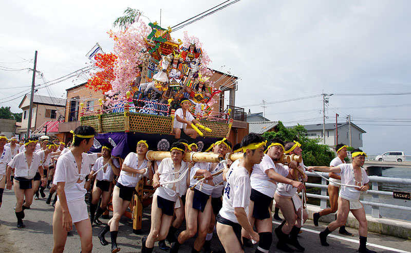 【参】 三番山笠新町流の流れ舁き 〜天神橋を渡る〜 09:36:04