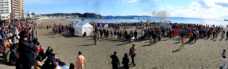 開会式が始まった片瀬海岸東浜 11:12