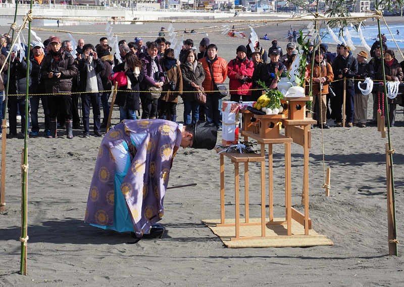 江島神社神職による神事 11:03