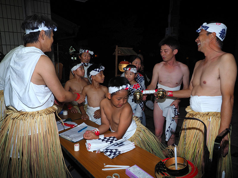 西中区・二番觸(二番町)の出発準備