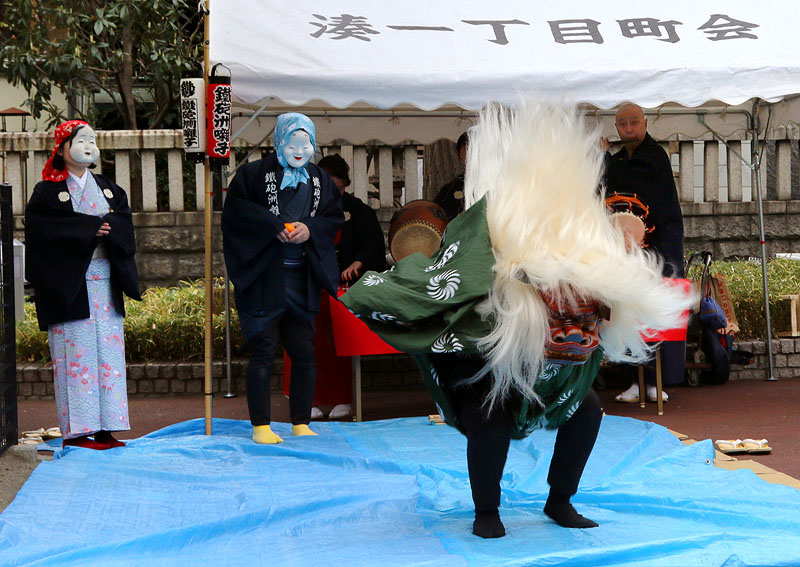 獅子舞の熱演 10:06