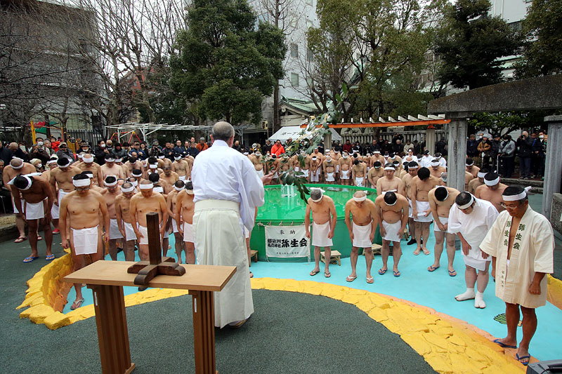 中川文隆宮司によるお祓い 10:54