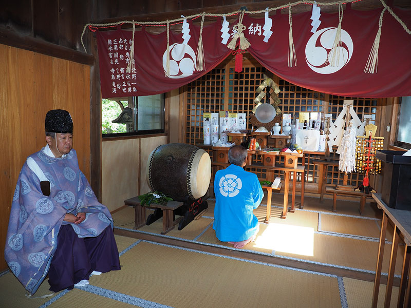 津屋崎山笠保存会・中村周一会長による玉串拝礼 09:12