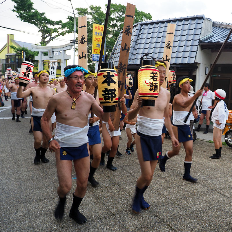 【六】 新町流の裸参り ~気合いを入れて「オイサ、オイサ!」~