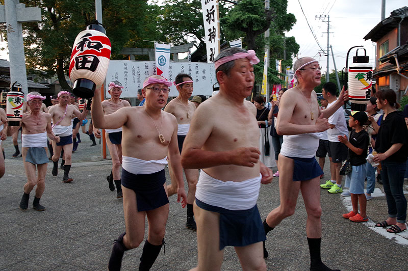 【参】 北流の裸参り　～和田グループ・池田若頭も弓張提灯を持って出発！～