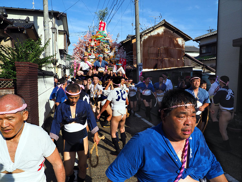 山小屋発進!【五】 〜狭い路地を進む〜
