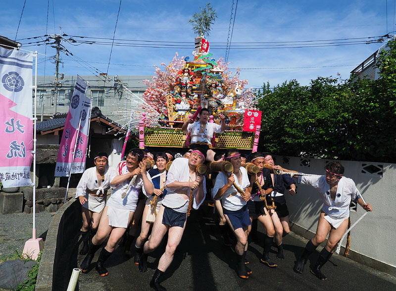 【六】 追い山 〜地蔵堂前を通過する北流〜 09:09:30