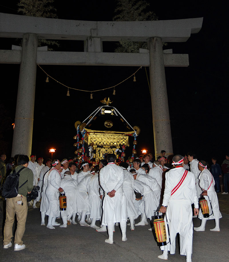 陸組の還御神輿 【壱】 〜川組から引き継いだ神輿の出発〜 2016.11.13 18:26