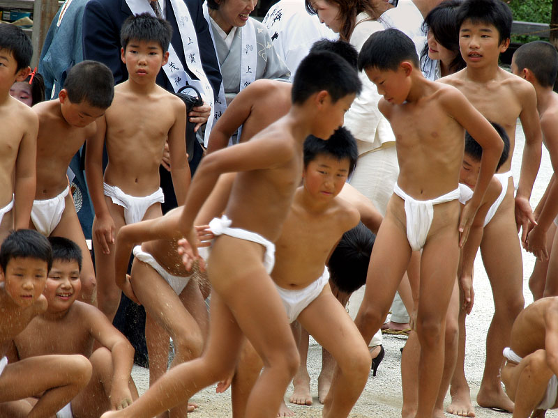 砂をはらって水浴場へ