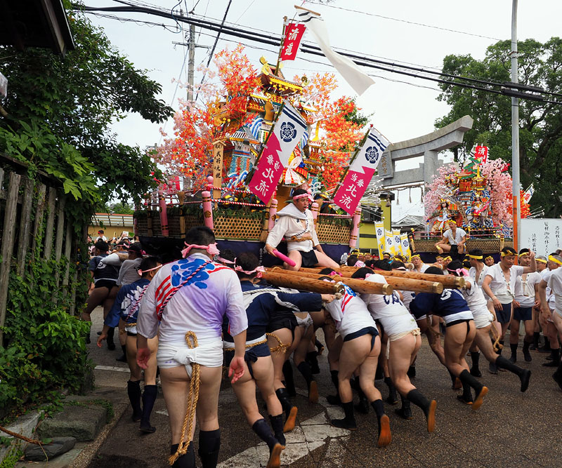 【拾弐】 一番山北流の宮出し 〜二番山笠「新町流」の前を行く一番山笠〜 09:01:46