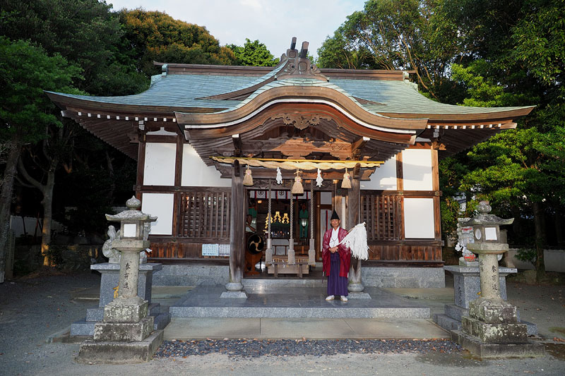 金刀比羅神社と高宮秀文宮司 2018.07.21 18:55