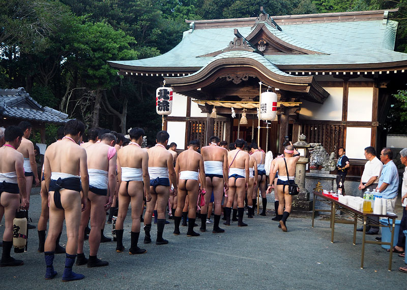 【六】 北流の金比羅宮 〜金刀比羅神社の神前に整列〜 19:00