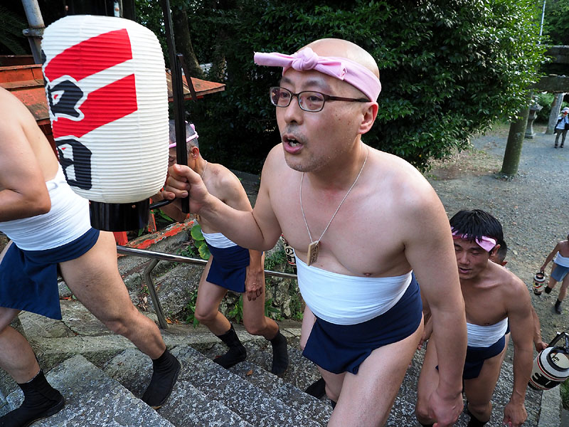 【四】 北流の金比羅宮 〜石段をのぼる和田グループ〜