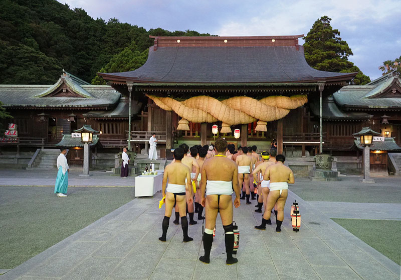 【拾壱】 新町流の宮地嶽 〜神前に整列〜