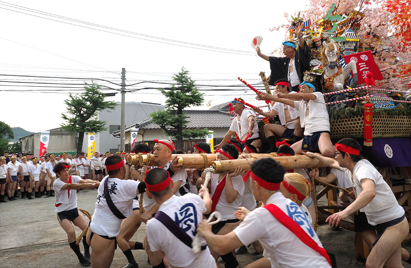 【五】 三番山岡流の宮入り