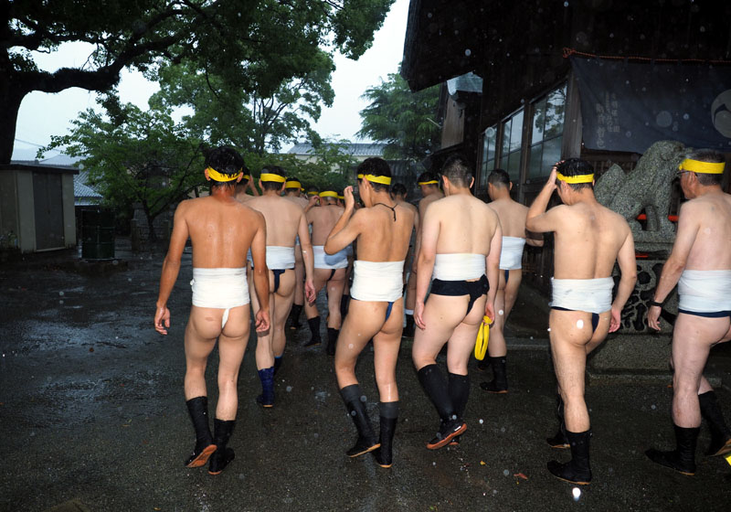 【五】 新町流の宮入り 〜祇園様を奉る境内社「須賀神社」に向かう〜 18:08
