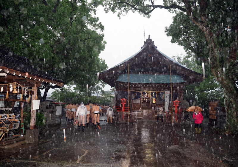 【五】 岡流の宮入り 〜大雨の中、祇園様を奉る境内社「須賀神社」へ〜 18:11