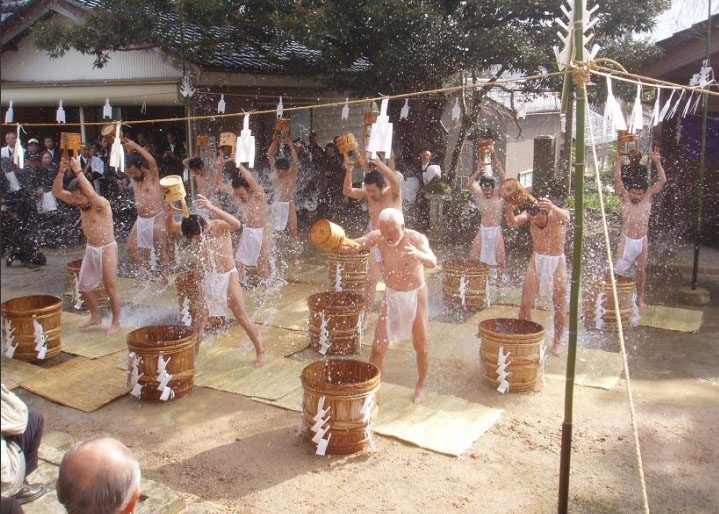 後頭部に水を被る