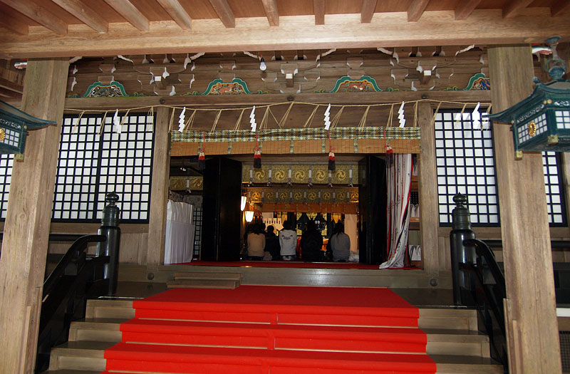 拝殿の内部