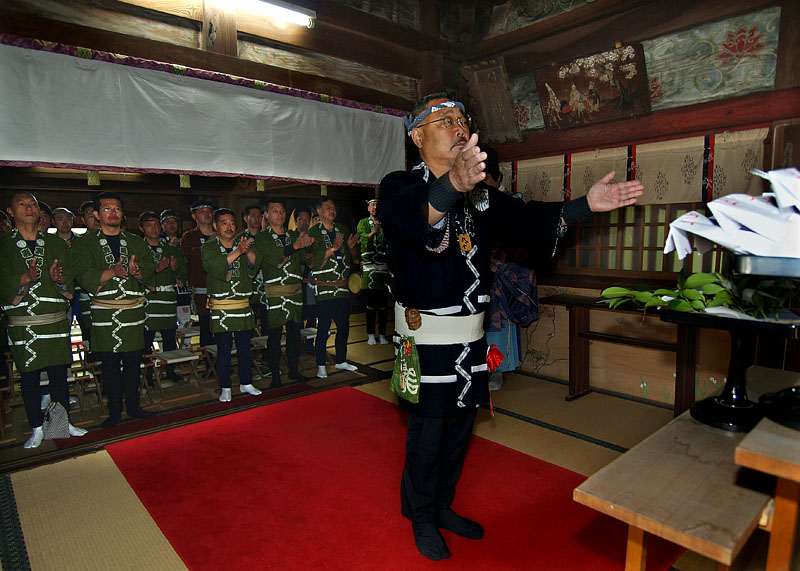 小林栄介・青梅囃粋會会長の玉串奉奠