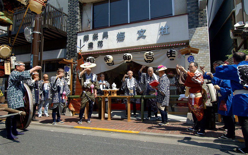 会所(人形場)で乾杯!