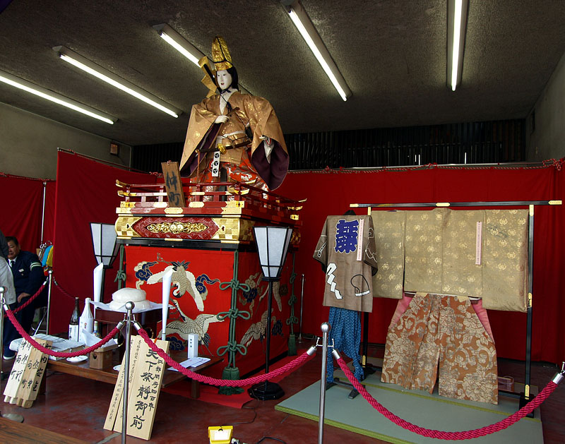 完成した仲町の人形場