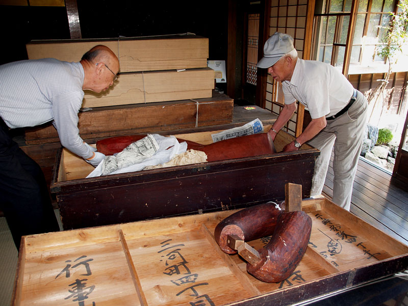 江戸時代から伝わる格納箱