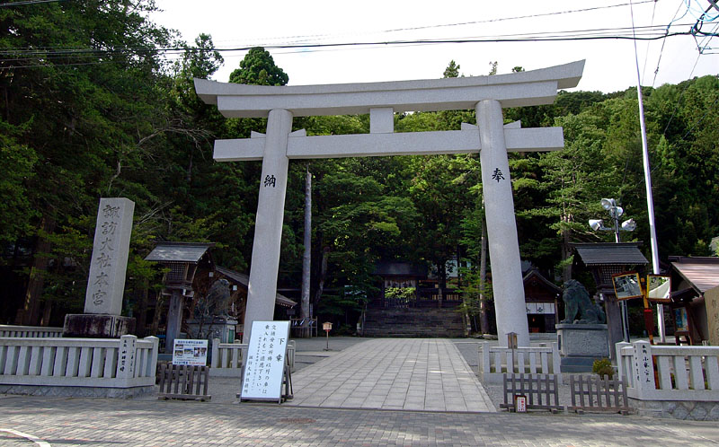 諏訪大社上社本宮(北参道)