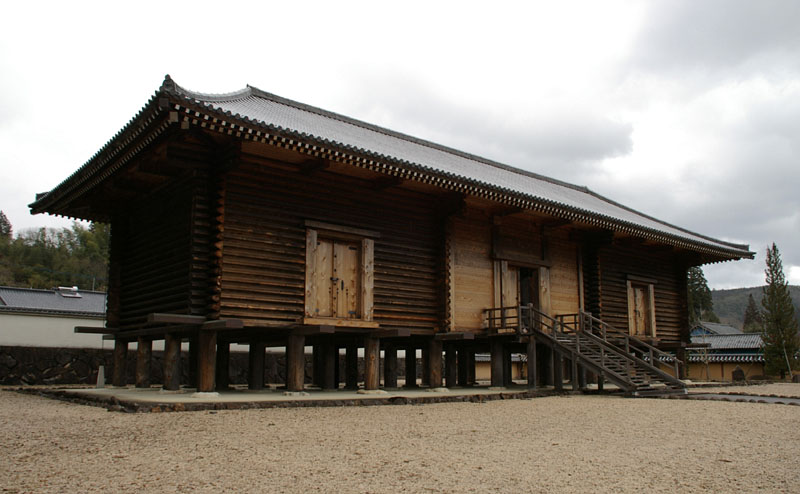 校倉（あぜくら）造りの西の正倉院