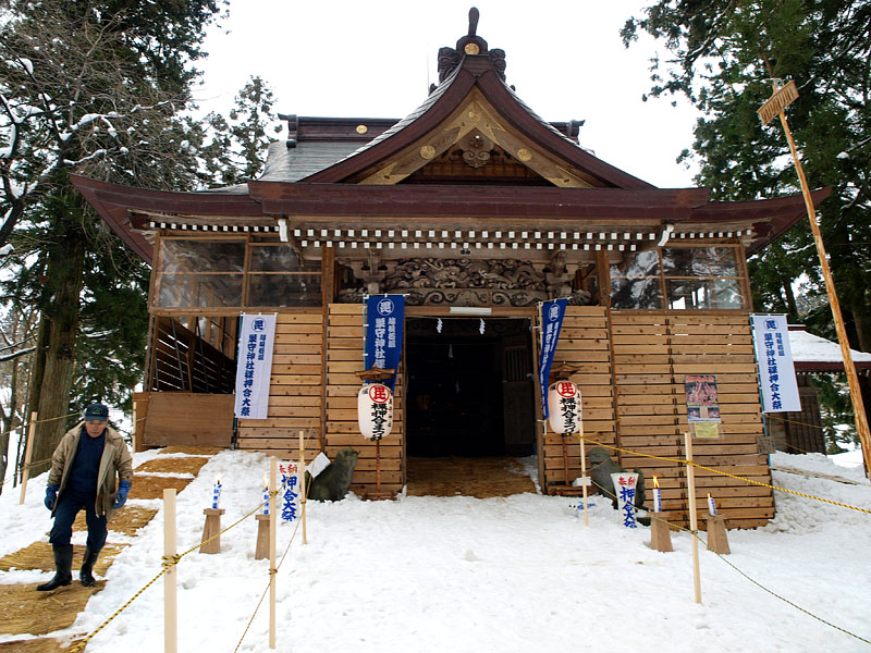 巣守神社の本殿