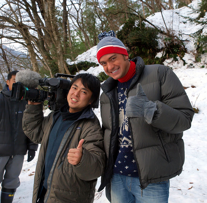 NHKカメラマンとジェイソンさん(32歳)