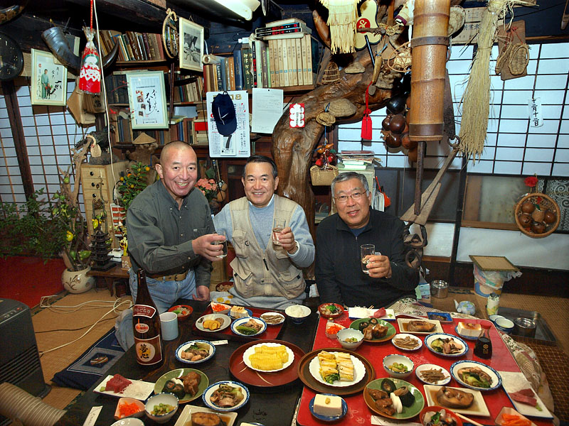 「民宿そめや」の夕食で出陣前の乾杯!