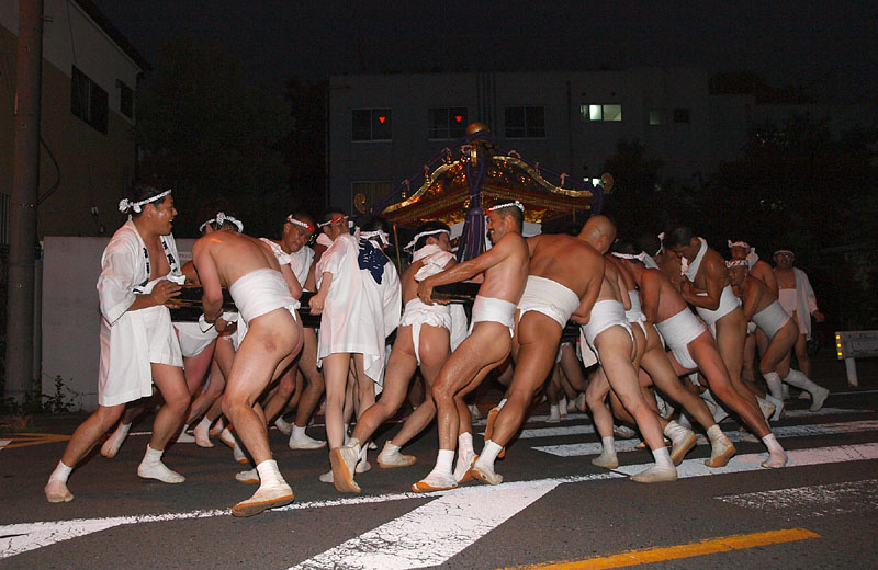 神輿の押し合い!/川越街道!