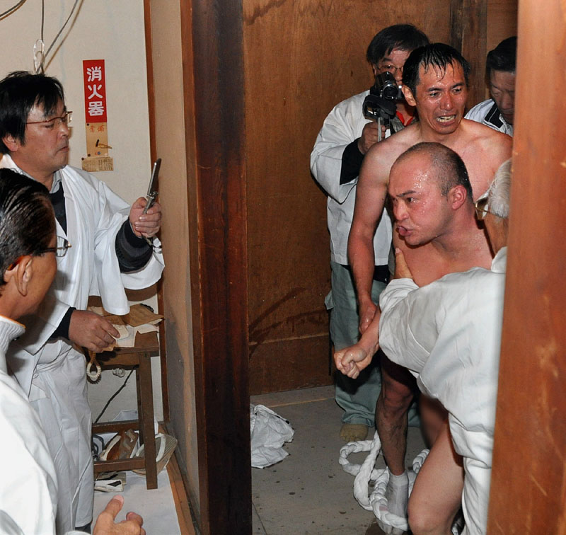 無事に救出された神男