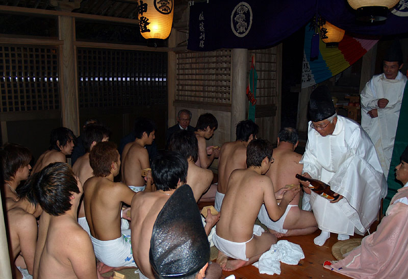升で御神酒の乾杯 01:21