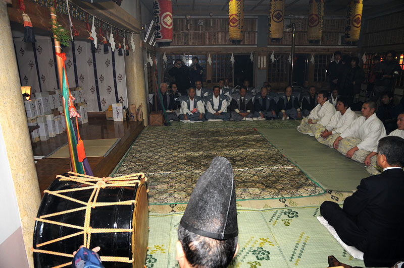 参籠報告祭の開始