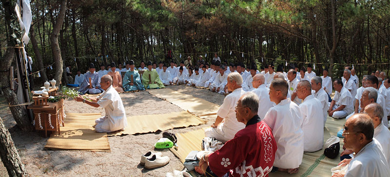氏子総代・桜井淳一さんによる玉串奉奠